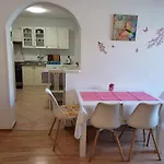 Lana Appartamento Pola