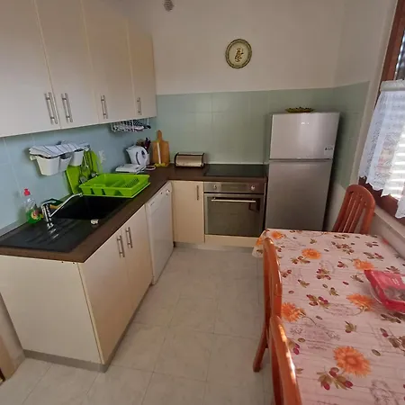 Lana Apartman
